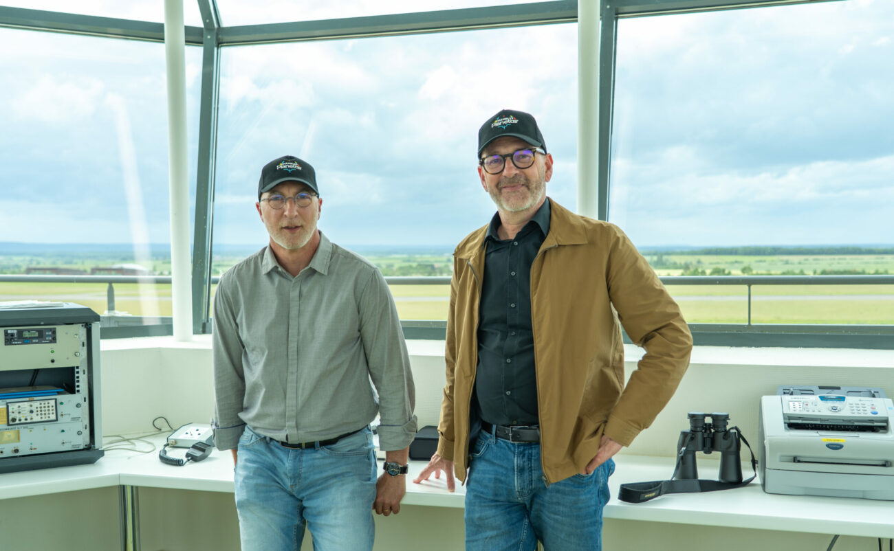 Bruno Pellerin et Olivier Tordo, aux manettes de l'aérodrome de Chambley Planet'Air